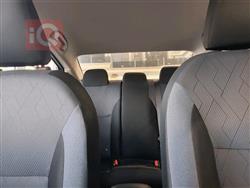 نيسان فيرسا